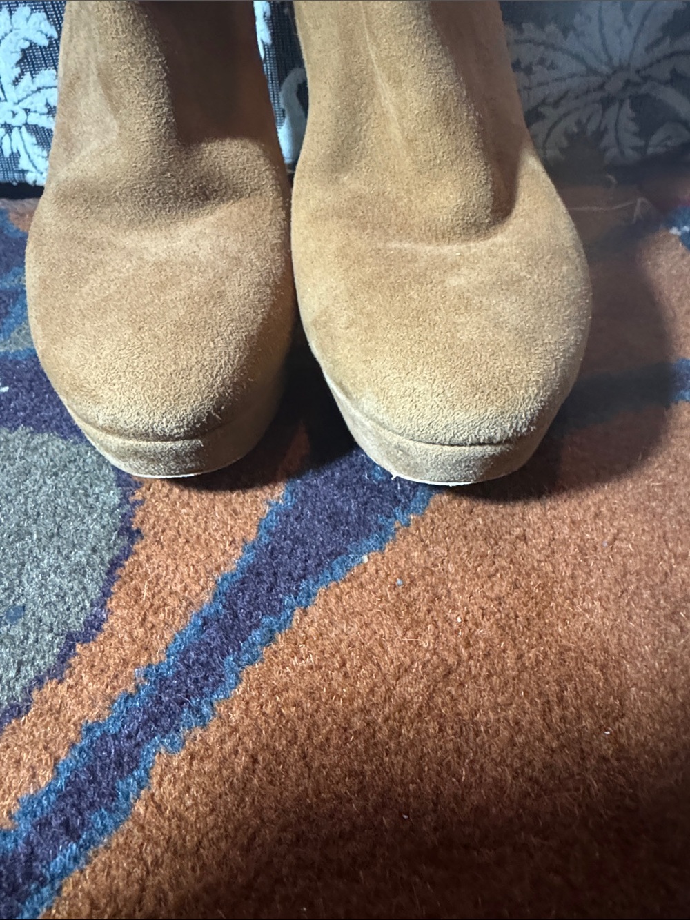 Michael Kors Women’s Tan Suede Platform Ankle Boots with Side Zip 7.5 - Picture 6 of 7